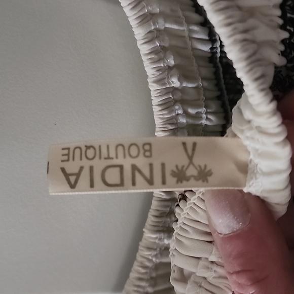 Dress - Picture 3 of 3